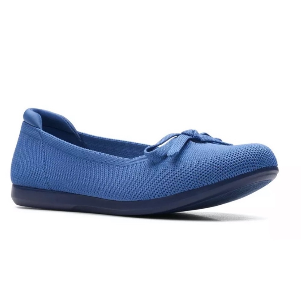 Clarks Blue Women's Loafers with Bow Detail Size 8.5